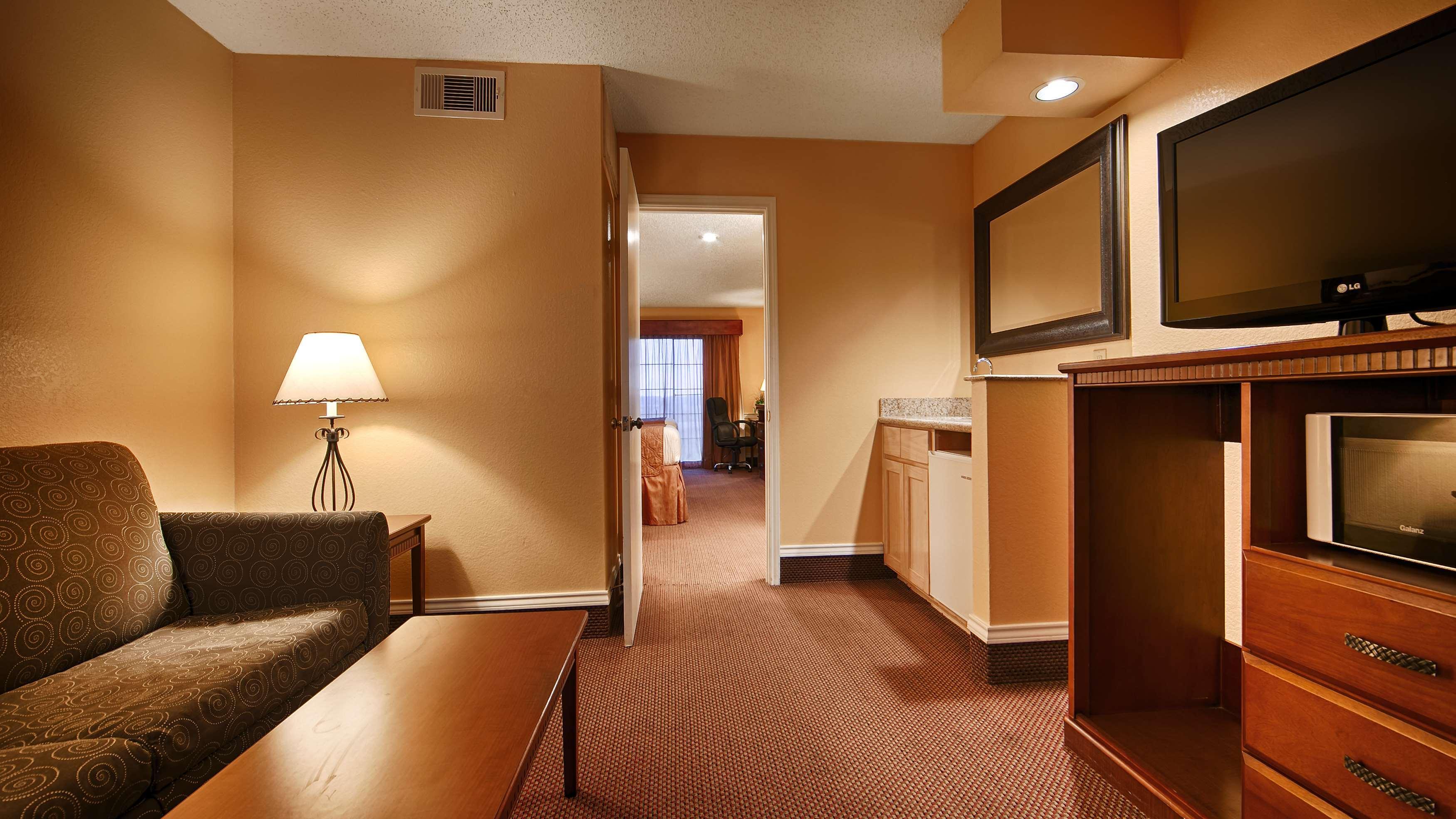 Red Roof Inn & Suites Sulphur Springs Exteriör bild