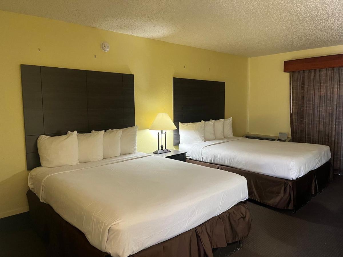 Red Roof Inn & Suites Sulphur Springs Exteriör bild
