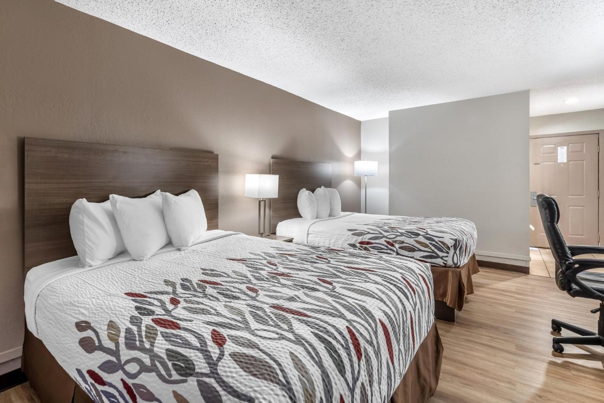 Red Roof Inn & Suites Sulphur Springs Exteriör bild
