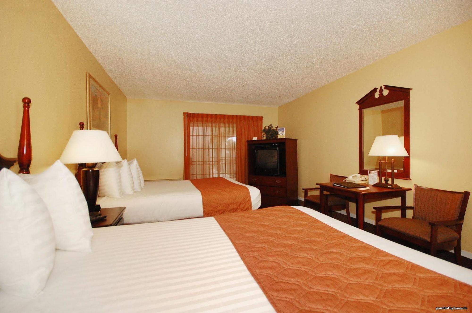 Red Roof Inn & Suites Sulphur Springs Exteriör bild
